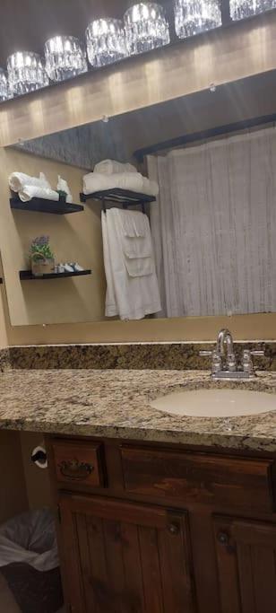 J.Creek Retreat, Creekside Townhouse +1 Car Garage Villa Maggie Valley Exteriör bild